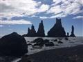 Morské komíny Reynisdrangar vo Víku