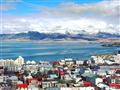 Domy a okolie na Islande