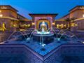 Areál hotela večer Rixos Premium Saadiyat Island Abu Dhabi