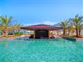 Pool bar v Hilton Resort & Spa Ras Al Khaimah
