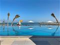 Bazén v hoteli Rixos Bab Al Bahr