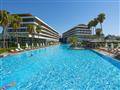 Bazén v Barut Acanthus & Cennet