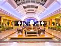Lobby v Miracle Resort