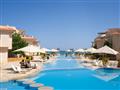 Aqua heneish hotel a bazén