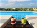 Infinity pool