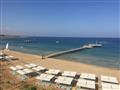 Piesková pláž pred hotelom Limak Cyprus