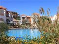 Bazén a pohľad na hotel Lindos Imperial Resort & Spa