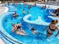 Bazén pri apartmánoch a štúdiách Zaton Holiday Resort 3