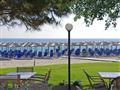 Hotel Sun Beach-Platamonas-Olympská riviéra-pláž a beach bar-letecký zájazd -pláž
