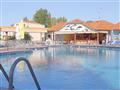 Letecký zájazd -Paralia-Hotel Grand Platon-bazén a bar pri bazéne