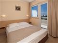 Chorvátsko - Istria - Poreč - hotel Delfin Plava Laguna - dvojlôžková izba orientovaná na morskú str
