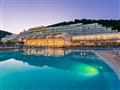 Chorvátsko - Istria - Rabac - hotel Mimosa - večerný pohľad na hotel