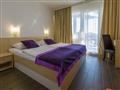 Chorvátsko - Selce - hotel Slaven - dvojlôžková izba s možnosťou prístelky, morská strana