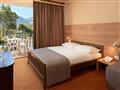 Chorvátsko - ostrov Hvar - Stari Grad - Arkada Sunny hotel by Valamar - izba orientovaná na parkovú 
