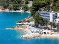Chorvátsko - Podgora - Hotel Sirena - pohľad na hotel a pláž