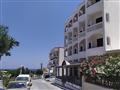 Hotel Oceanis - Karpathos: fotografie vybavení exteriérů a interiérů ubytování.
