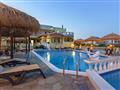 Hotel Kokkari Beach: fotografie vybavení exteriérů a interiérů ubytování.