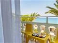 Hotel Kokkari Beach: fotografie vybavení exteriérů a interiérů ubytování.