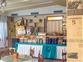 Hotel Kokkari Beach: fotografie vybavení exteriérů a interiérů ubytování.