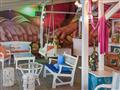 Hotel Kokkari Beach: fotografie vybavení exteriérů a interiérů ubytování.