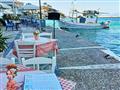 Hotel Kokkari Beach: fotografie vybavení exteriérů a interiérů ubytování.
