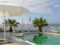 Hotel Antonios: fotografie vybavení exteriérů a interiérů ubytování.