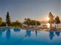 Hotel Porto Galini Seaside Resort & Spa: fotografie vybavení exteriérů a interiérů ubytování.