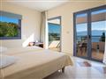 Hotel Porto Galini Seaside Resort & Spa: fotografie vybavení exteriérů a interiérů ubytování.