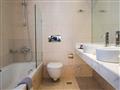 Hotel Porto Galini Seaside Resort & Spa: fotografie vybavení exteriérů a interiérů ubytování.