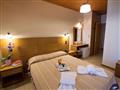 Hotel Eva Beach: fotografie vybavení exteriérů a interiérů ubytování.