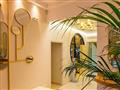Aparthotel Maistrali: fotografie vybavení exteriérů a interiérů ubytování.