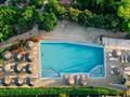 Hotel Costa Smeralda: fotografie vybavení exteriérů a interiérů ubytování.