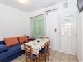 Chorvátsko - ostrov Pag - Pag - apartmány Robert - denná miestnosť