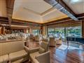 lobby bar