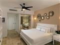 Level Suite Beachside