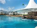 Jazmin Swim-Up Bar & Deck