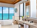 One Bedr. Overwater Suite Pool