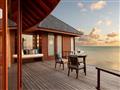 Sunset Overwater Pool Suita