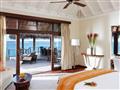 Two Bedroom Rehendi Presidential Suite Pool - spálňa