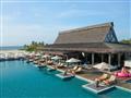 Breeze Poolside Dining & Bar