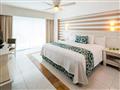 Izba Jacuzzi Suite Garden View