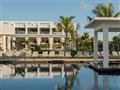Deluxe Pool Bar