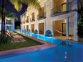 Preferred Club Deluxe Garden Swim Out