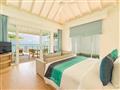2 Bedroom Lagoon Villa with Pool & Slide - spálňa