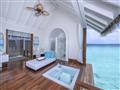 Sunset Overwater Pool Residencia
