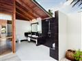 Jacuzzi Beach Villa