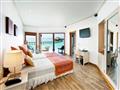 Water Bungalov
