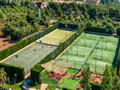 tenisové kurty