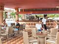 bar pri bazéne