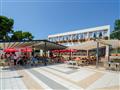 Hotel Centinera - reštaurácia s terasou - autobusový zájazd  - Chorvátsko, Istria, Pula
